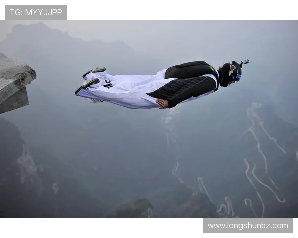 极限运动与人生哲学的交汇点:杨磊的深度对话与探索之旅 极限运动与人生哲学的交汇点:杨磊的深度对话与探索之旅