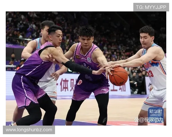 2017年CBA季后赛辽宁队与新疆队激战正酣精彩瞬间回顾与分析 2017年CBA季后赛辽宁队与新疆队激战正酣精彩瞬间回顾与分析