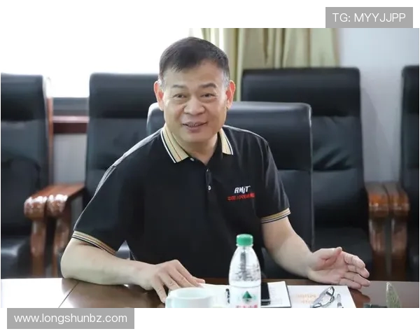 于德豪的成长之路与未来展望：从青年才俊到行业领军者的蜕变历程