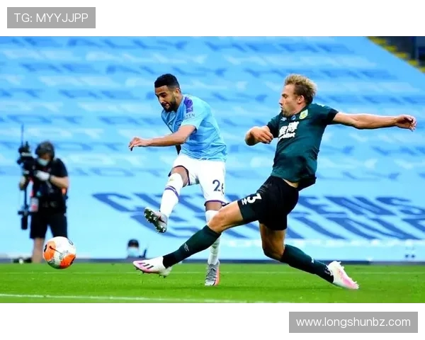 伯顿对曼城精彩回放全程回顾与分析,重温激烈对决瞬间 伯顿对曼城精彩回放全程回顾与分析,重温激烈对决瞬间