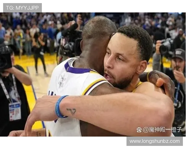 快船与湖人巅峰对决2019年圣诞大战精彩回顾与赛后分析 快船与湖人巅峰对决2019年圣诞大战精彩回顾与赛后分析