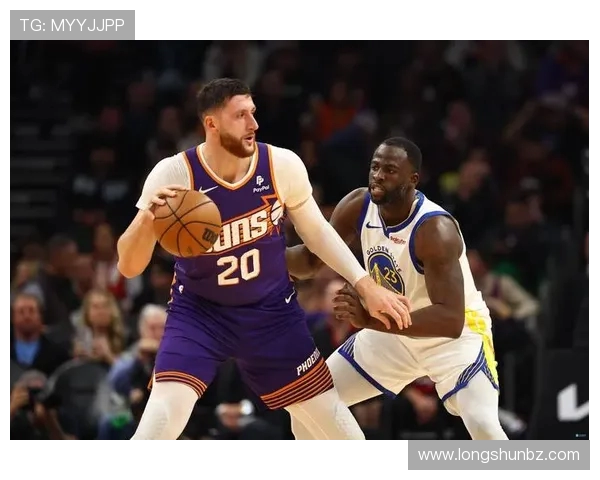 扎克拉文如何在NBA赛场上展现个人魅力与团队合作的完美结合 扎克拉文如何在NBA赛场上展现个人魅力与团队合作的完美结合