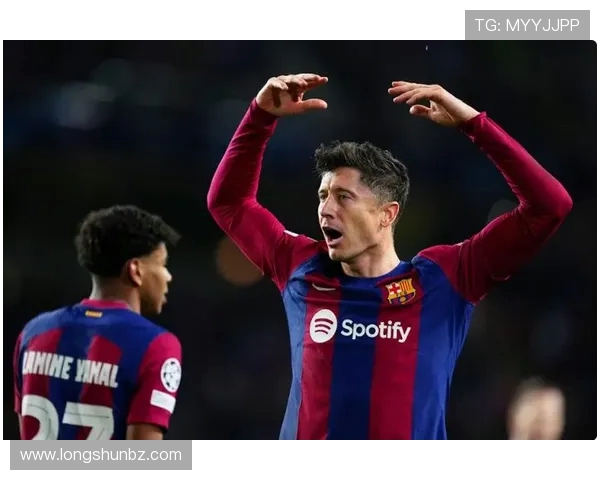 莱万的传奇之路：从天才少年到世界足球巨星的辉煌历程