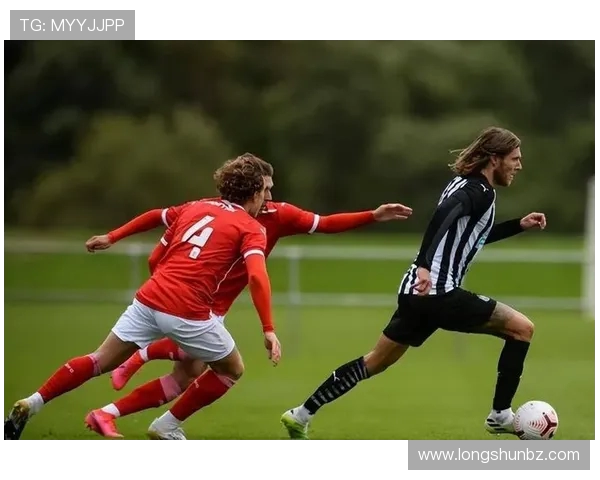 西部罗姆维奇主场迎战切尔西期待精彩对决与激烈竞争 西部罗姆维奇主场迎战切尔西期待精彩对决与激烈竞争